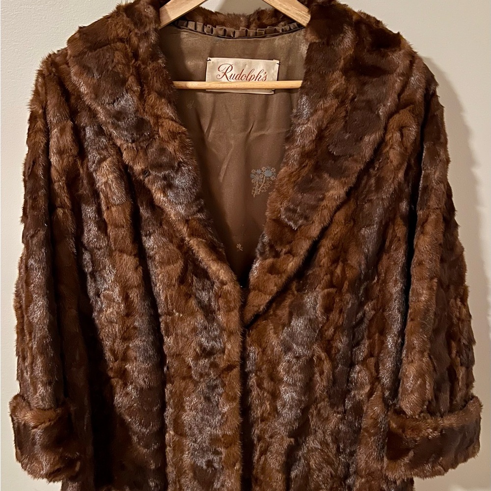 Beautiful Authentic Fur Coat - Picture 4 of 7